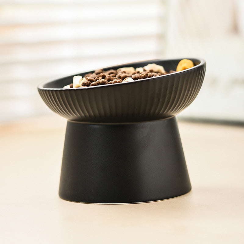 The sloping design makes eating comfortable!