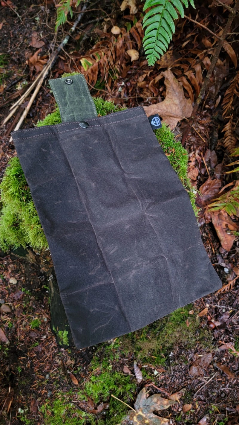 Waxed Canvas Folding Foraging Bag with Durable Design