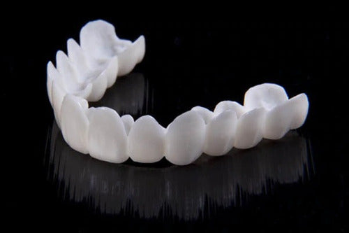 Cosmetic Tooth Toppers SmileShape – Reusable, Flexible and Naturally White