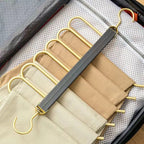 Space-saving trouser hangers from Gardudu made of aluminum