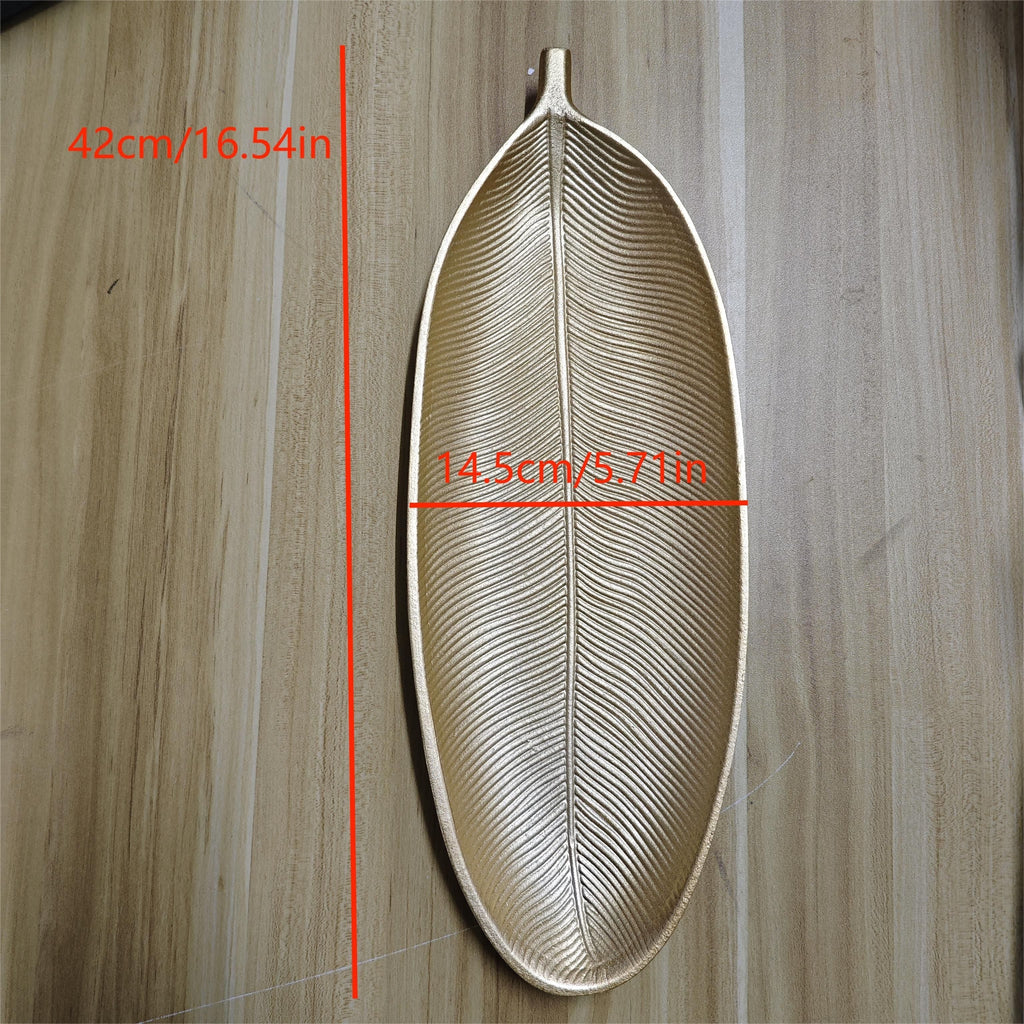 LeafWood – Elegant Wooden Tray in Leaf Shape