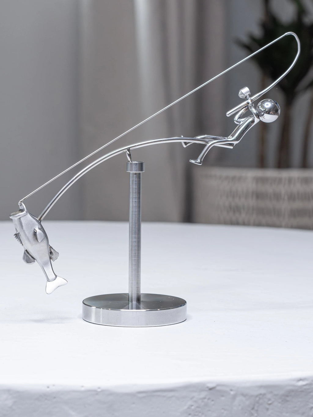 FluentBalance — Gives your desk magical movement and pure fascination