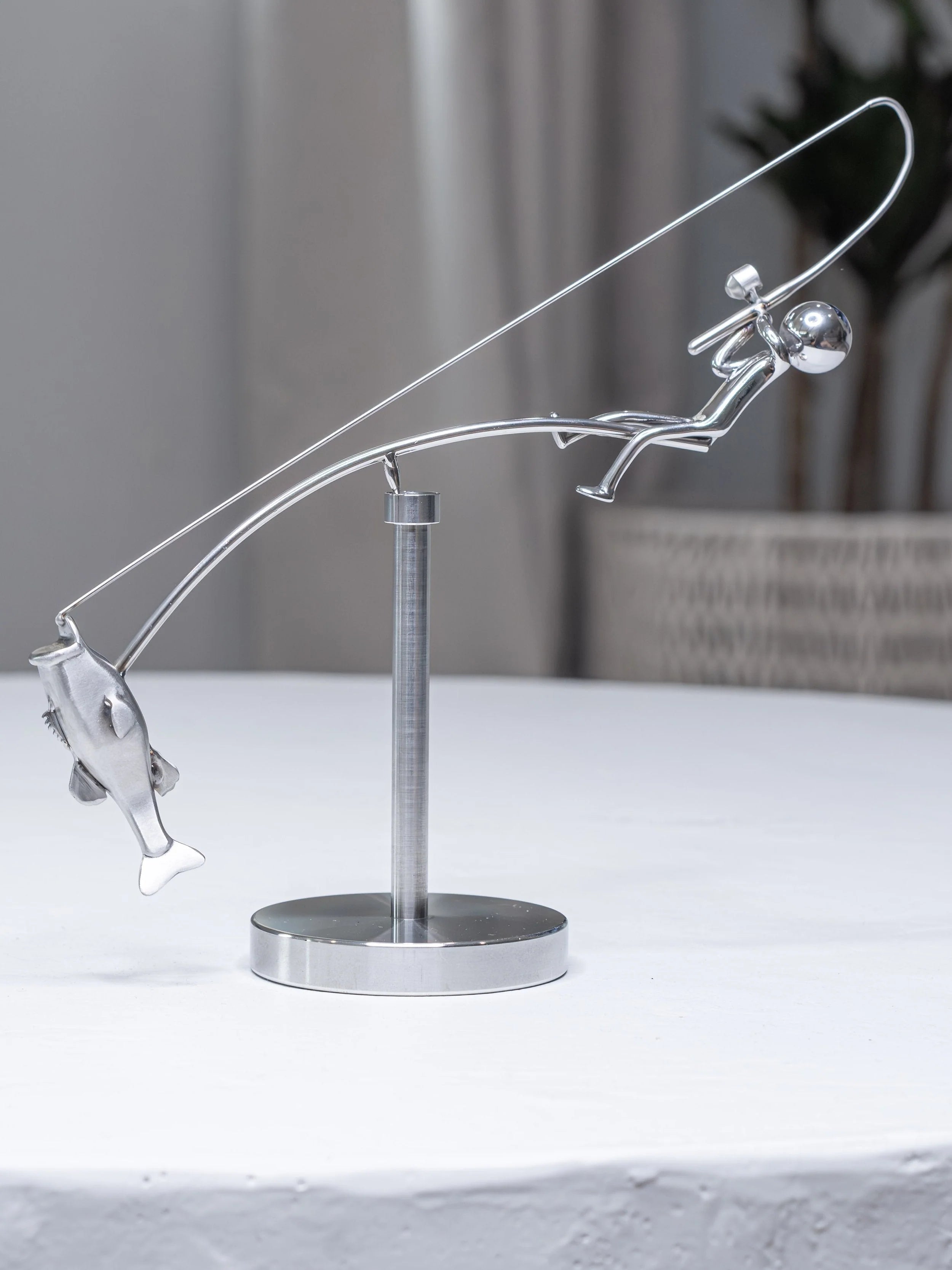 FluentBalance — Gives your desk magical movement and pure fascination