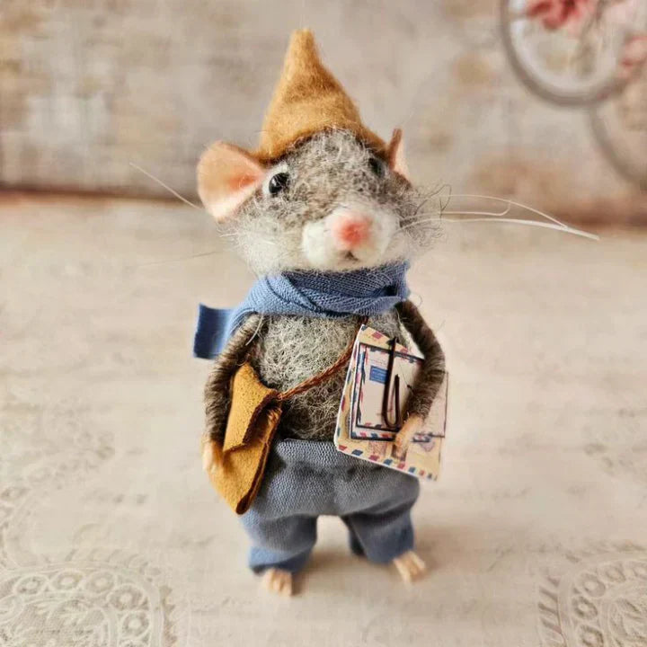 Handmade felt mouse | Christmas decoration & gift idea | Needle felted from wool & fabric | Sustainable
