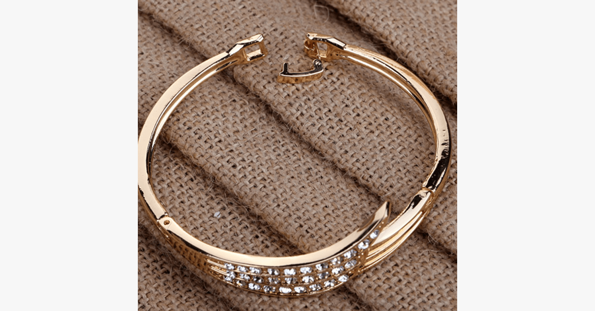 Angel Wing Bracelet - Perfect for special occasions