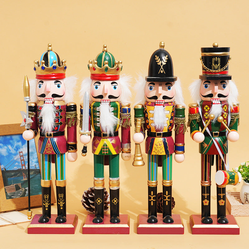 丨 Classic Wooden Nutcracker Doll