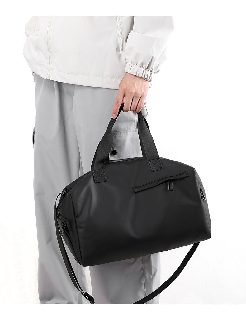 Separate wet and dry shoe compartments