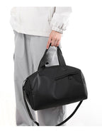 Separate wet and dry shoe compartments