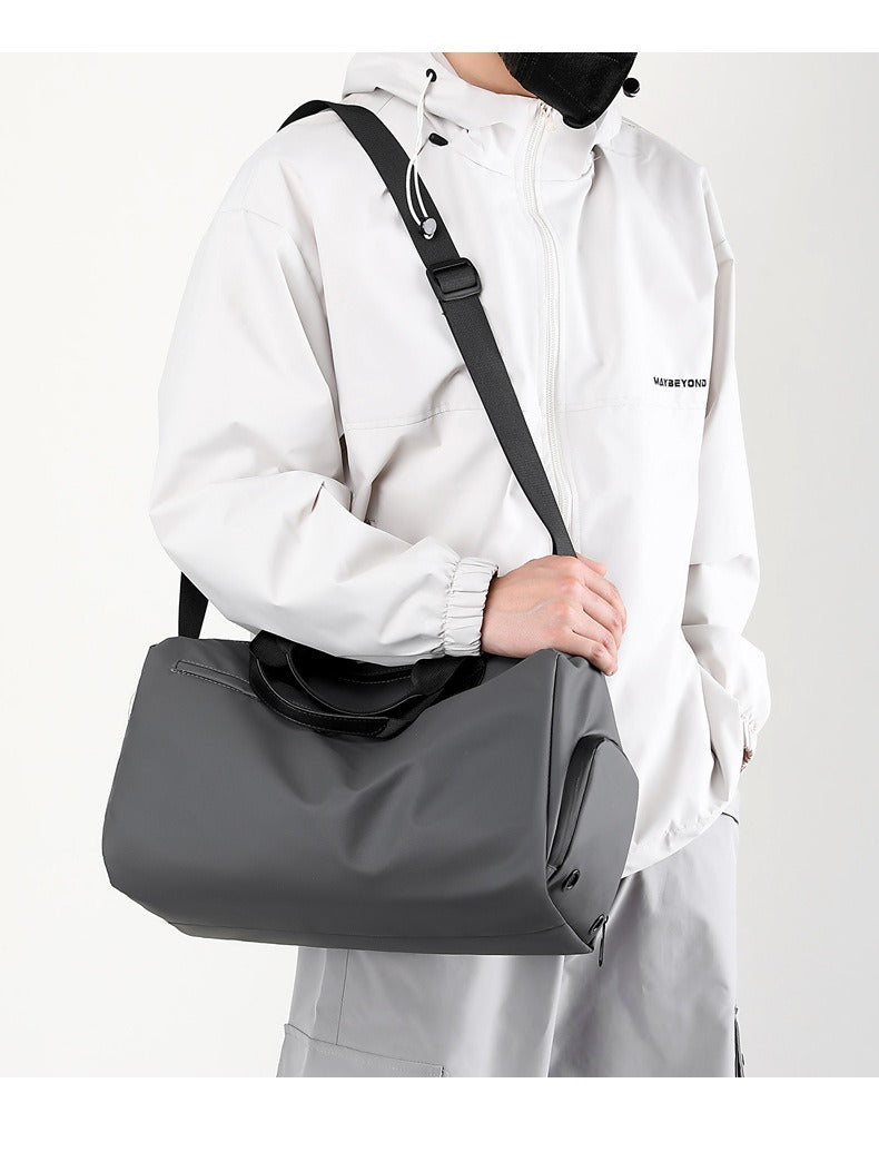 Separate wet and dry shoe compartments