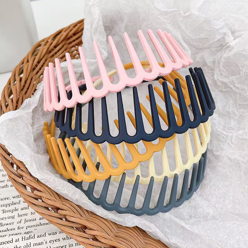 Stylish Matte Face Wash Headband with Teeth for Anti-Slip