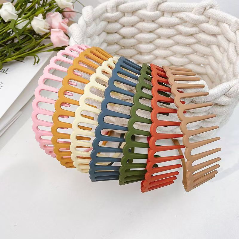Stylish Matte Face Wash Headband with Teeth for Anti-Slip