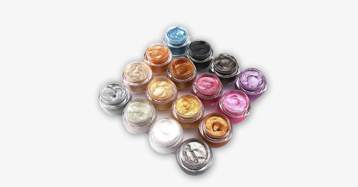 3D Glitter Eyeshadow – Achieve the perfectly dramatic look for any party!