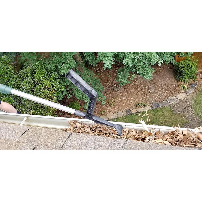Gutter Cleaning Tool with Spoon Mechanism for Telescopic Poles