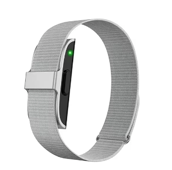 24/7 monitoring for heart rate, blood pressure & sports activities