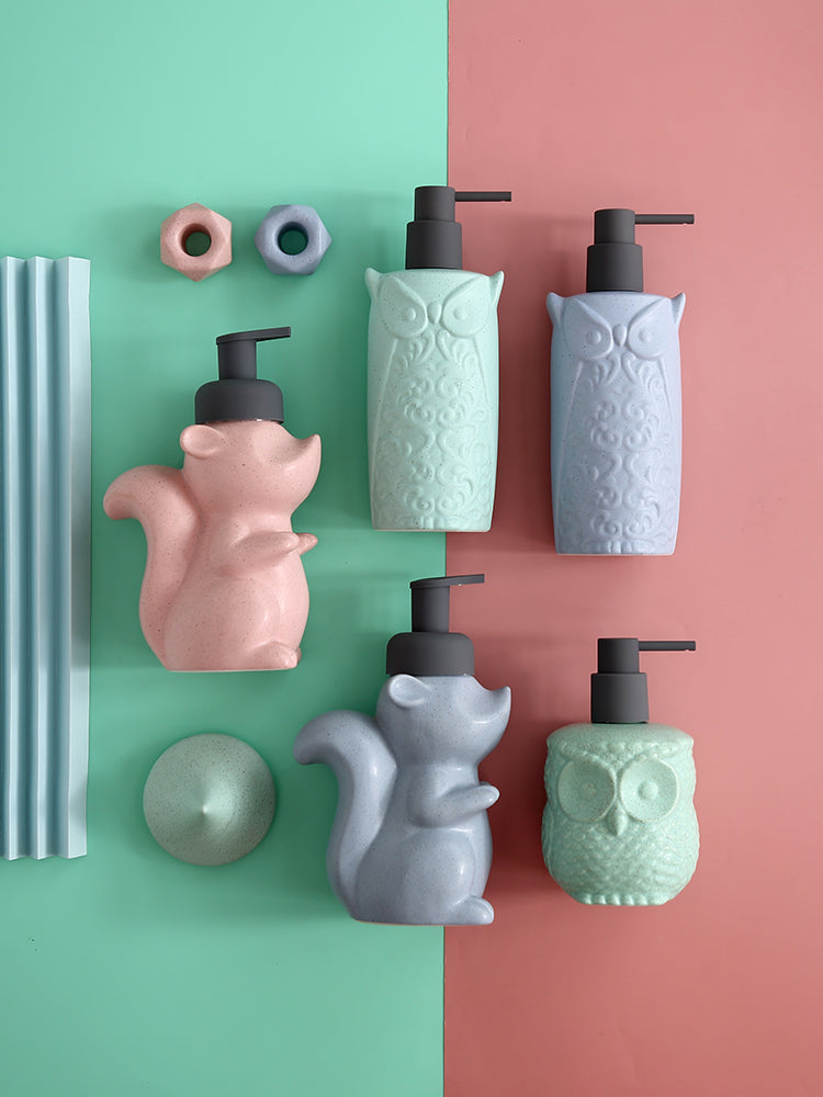 Ceramic Soap Dispenser, Squirrel Foam Pump Bathroom Bottle, Animal Design, Refillable Reusable Lotion Pump for Bathroom Kitchen, 510ml/17.2oz