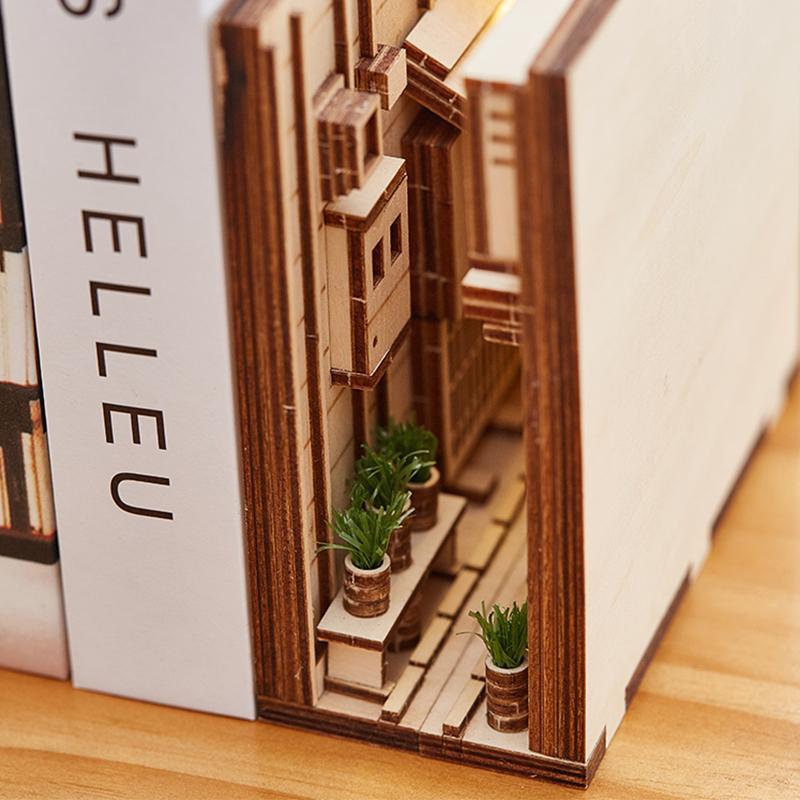 Assembly kit for DIY shelf decoration