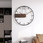 Sculptural clock – art and precision in one