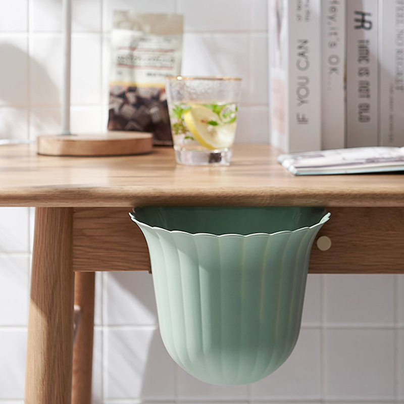 Wall-mounted trash can for the kitchen