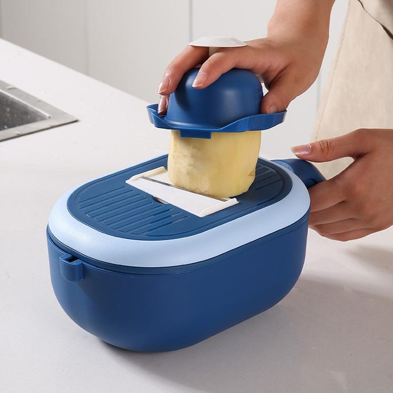 Kitchen strainer with cutter