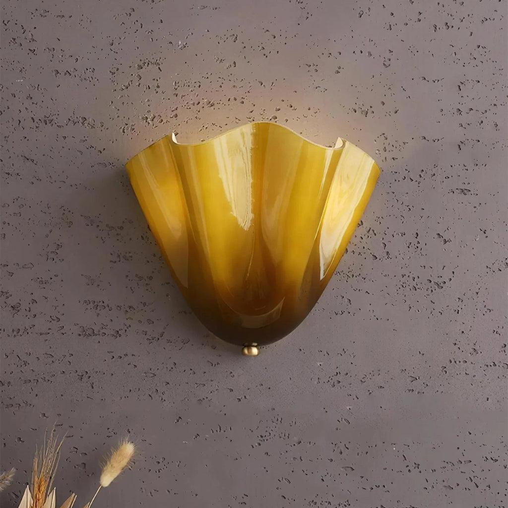 Retro Wall Lamp of Colored Glass in Skirt-Shaped Shell Pattern
