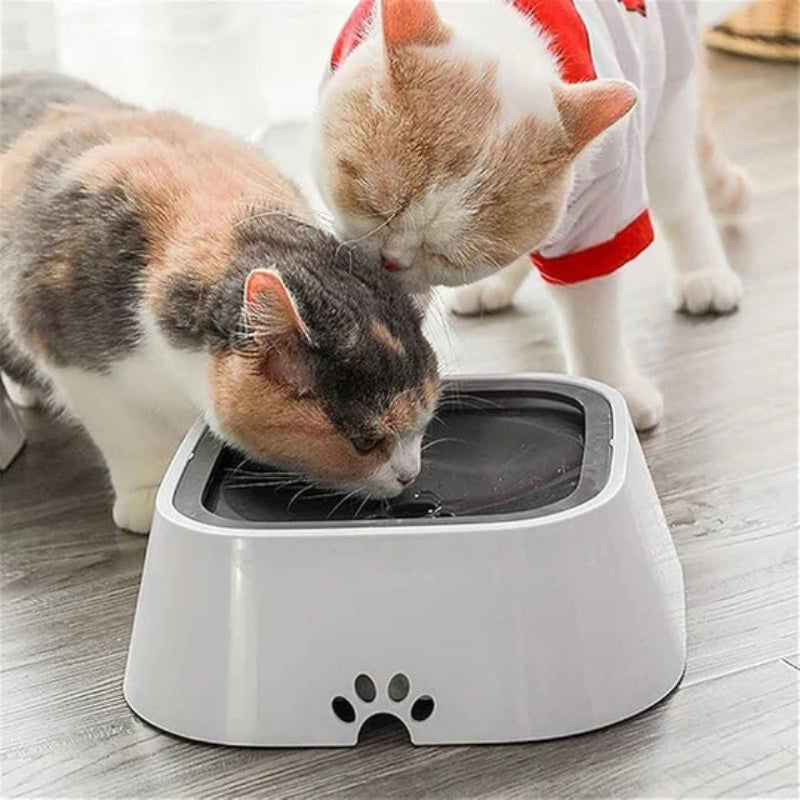 Drip-proof liquid water bowl for dogs and cats