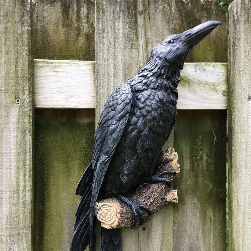 Noctura Realistic Decorative Raven – Atmospheric Decoration for Home & Garden