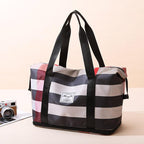 Fashionable checked travel bag