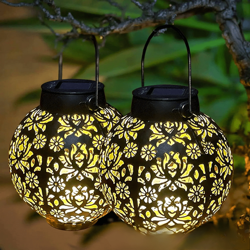 Solar powered garden lamp