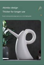 Watering can with extended spout – Elegant design for precise watering