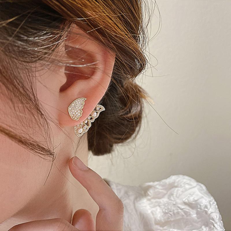 Butterfly earrings with pearls and diamonds