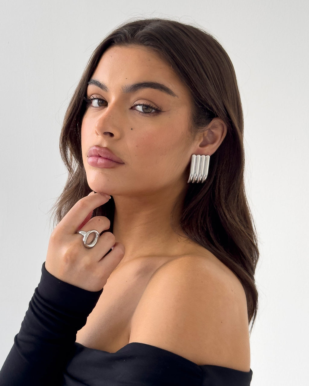 Silver Oval Ring with Hollow Design – Minimalist Elegance for Every Day