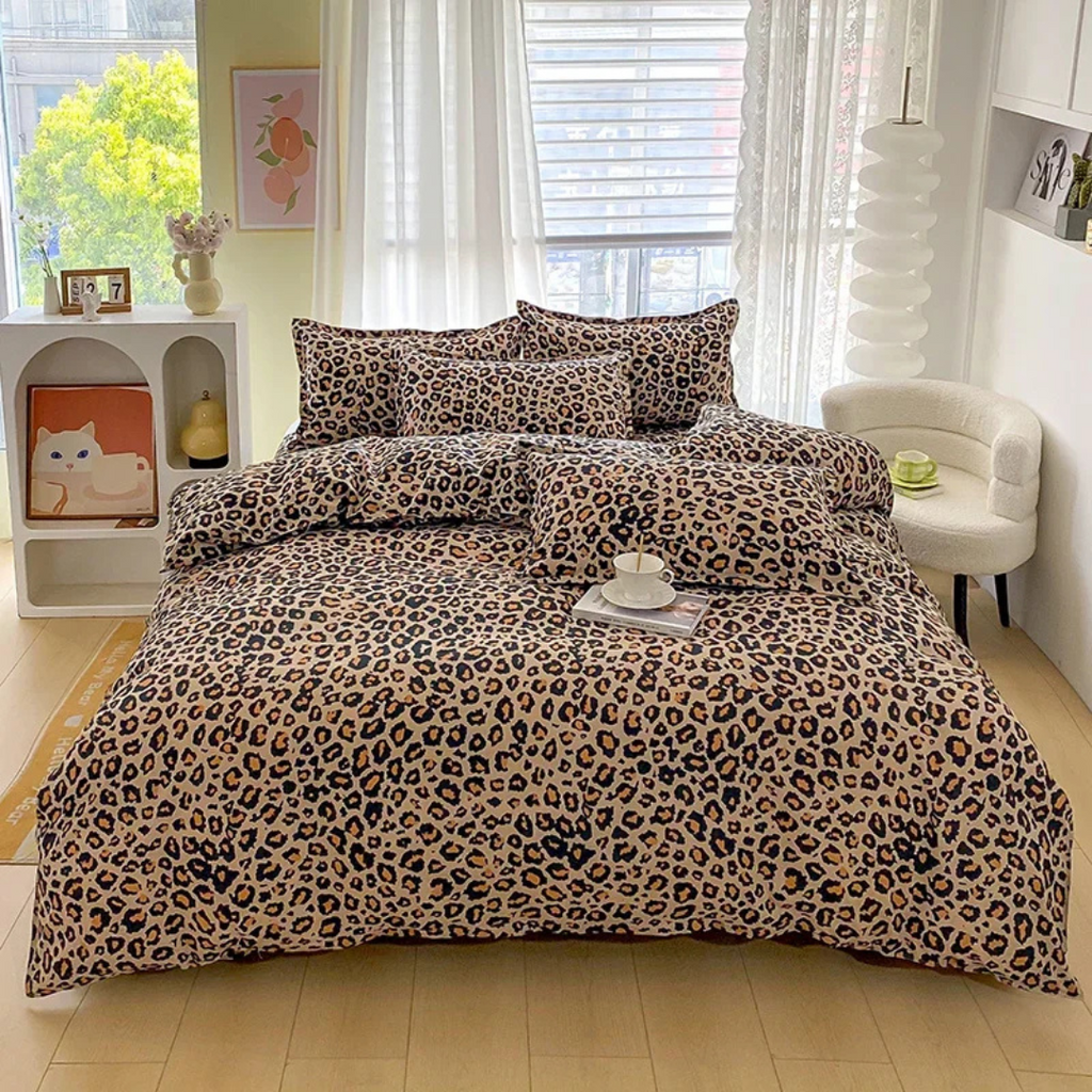 Luxury Duvet Cover with Leopard Print
