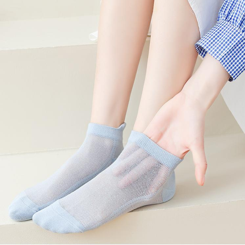 Ultra-thin, non-slip socks with invisible effect