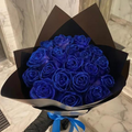 Glittering roses of eternal bloom