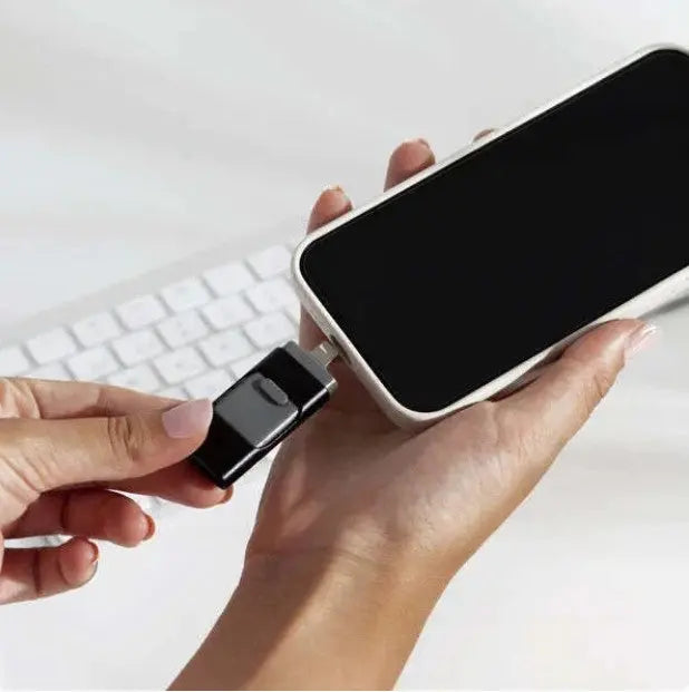 4-in-1-Flash-Drive – More storage space, no lost memories