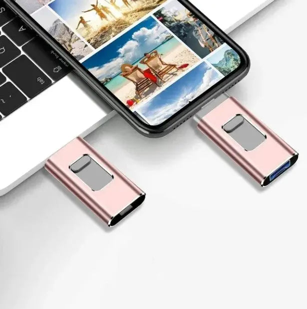 4-in-1-Flash-Drive – More storage space, no lost memories
