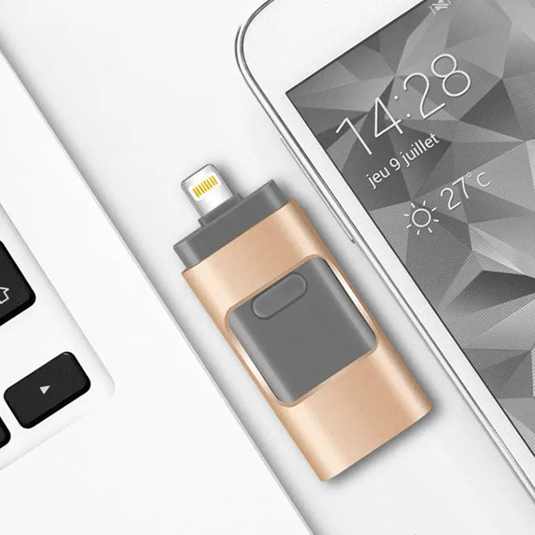 4-in-1-Flash-Drive – More storage space, no lost memories