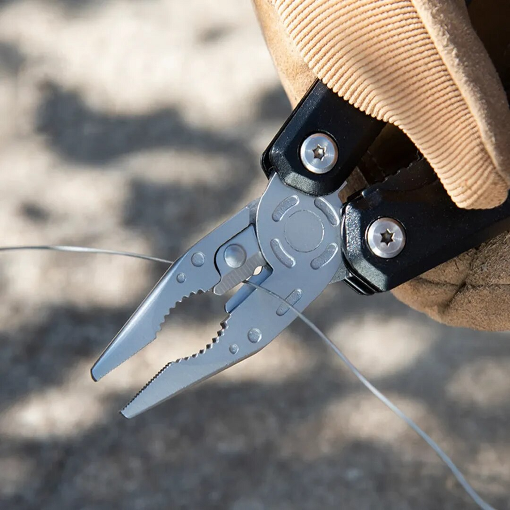 Hammer and Pliers in One Compact Set