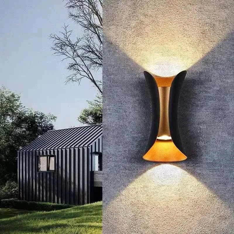 Weatherproof wall light with IP65 protection