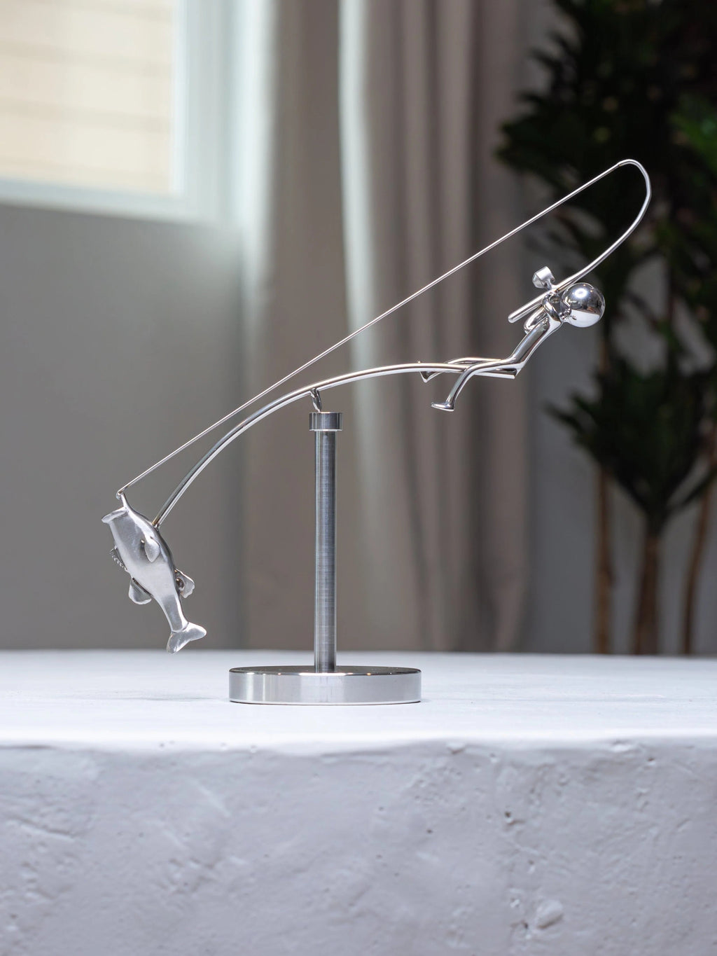 FluentBalance — Gives your desk magical movement and pure fascination