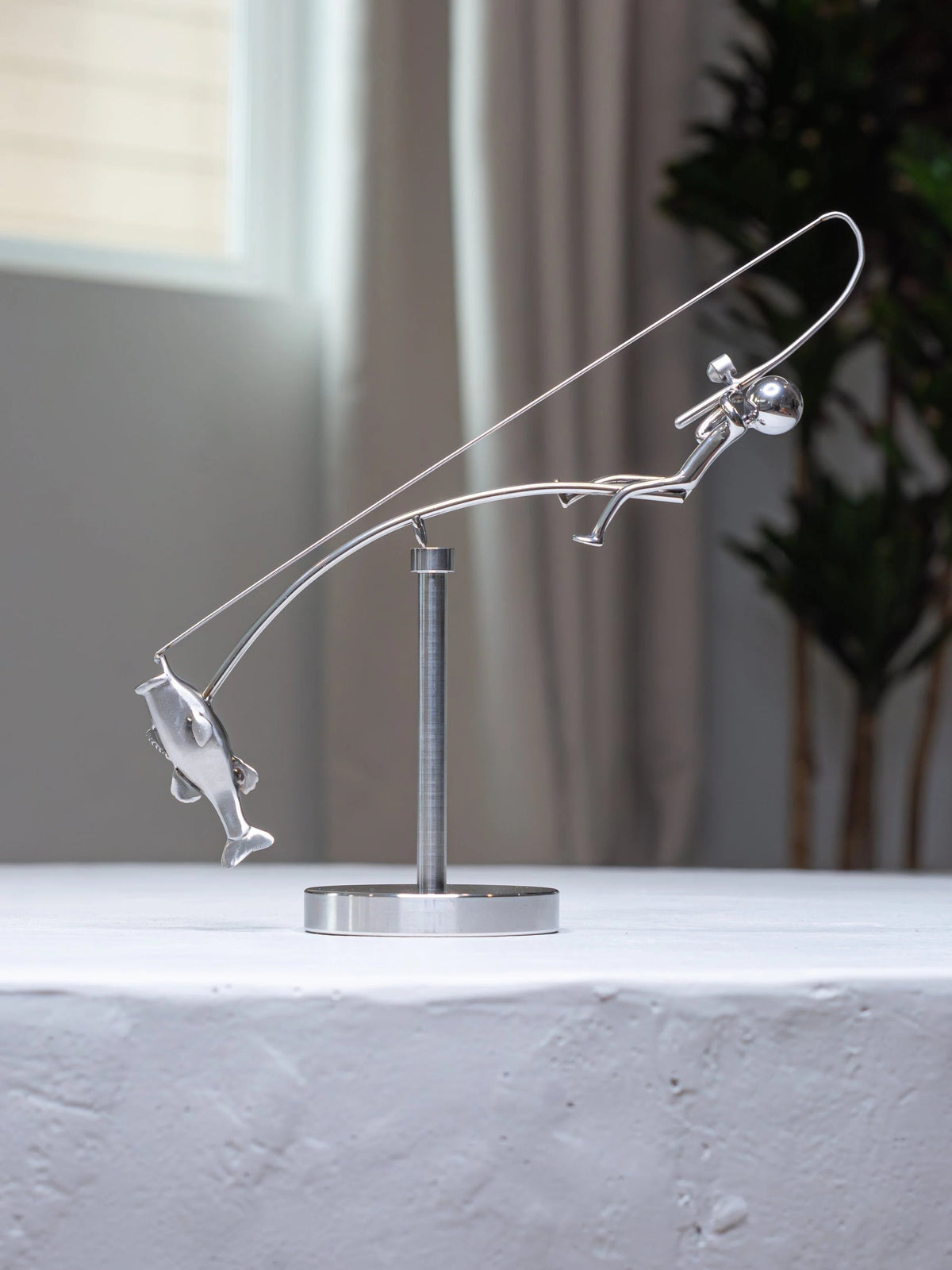 FluentBalance — Gives your desk magical movement and pure fascination
