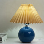 Nordic minimalist 1-light table lamp made of ceramic with pleats