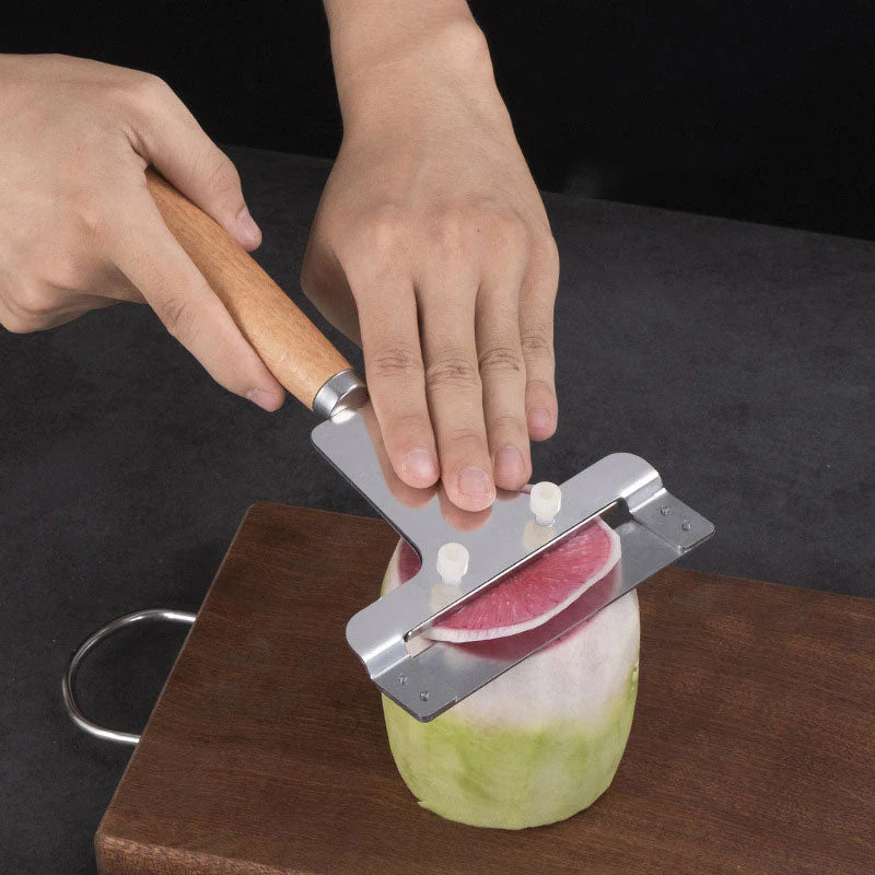 PrepMate – Simple peeling, cutting, and grating combined in a single tool