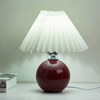 Nordic minimalist 1-light table lamp made of ceramic with pleats