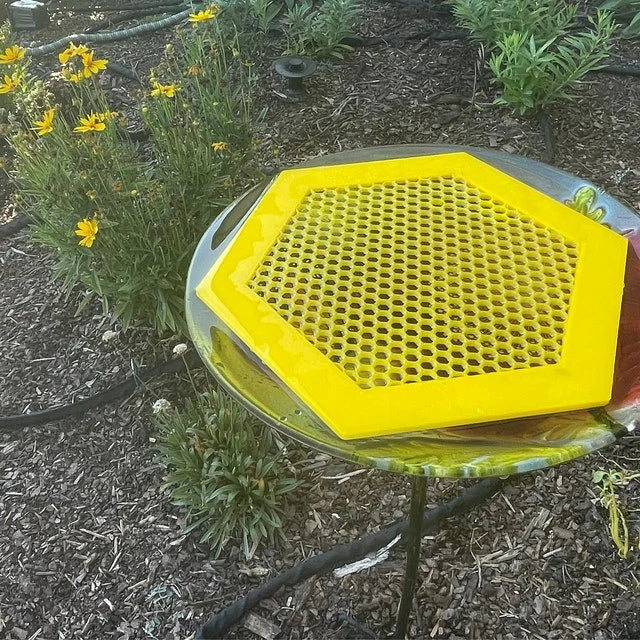Floating Bee Island - Bee Waterer