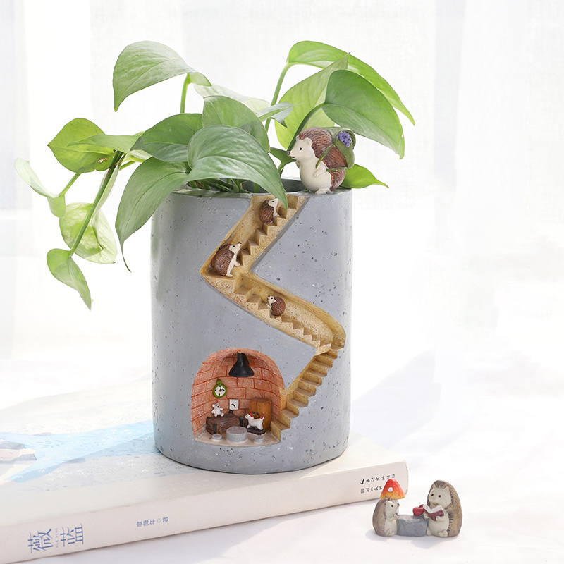 Decorative plant pot with hedgehog and rabbit miniature – Creative staircase design for plants