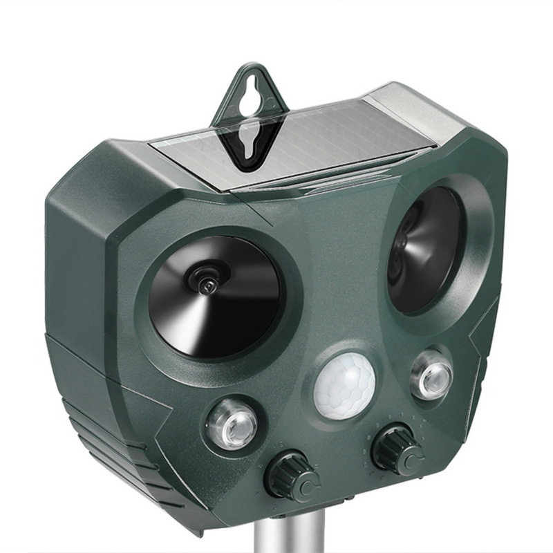 Effective Pest Repeller – Solar Ultrasonic Animal Deterrent for Garden