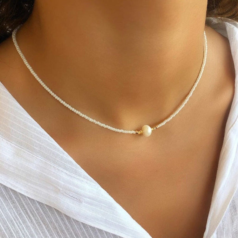 Necklace made of freshwater pearls