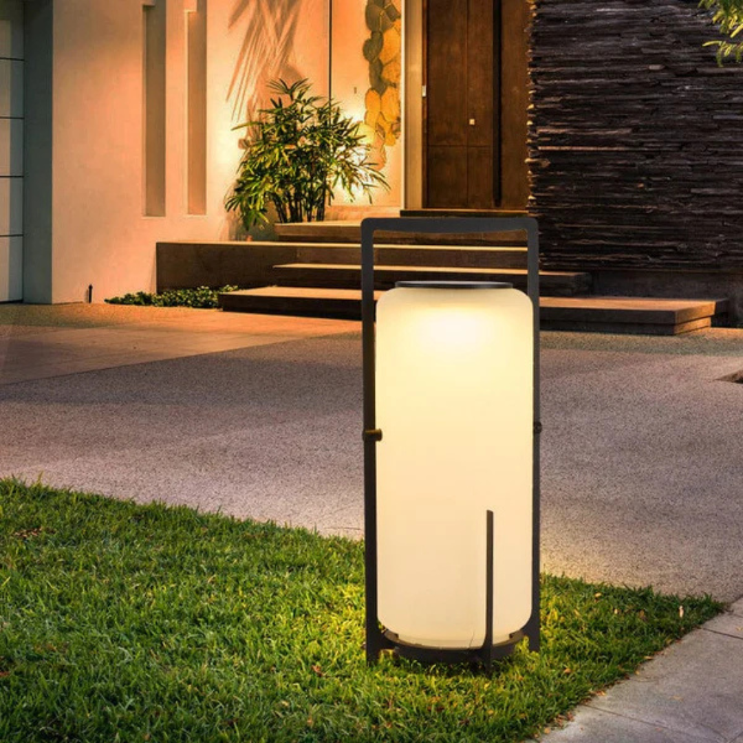 Energy-efficient Solar Outdoor Lamp
