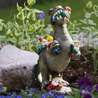 Dinosaur, the dwarf eats Ornament